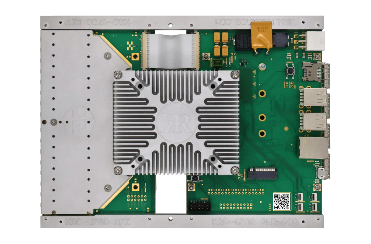 Top view of KRC-4700 evaluation carrier with heat sink on KRM-4 RFSoC.